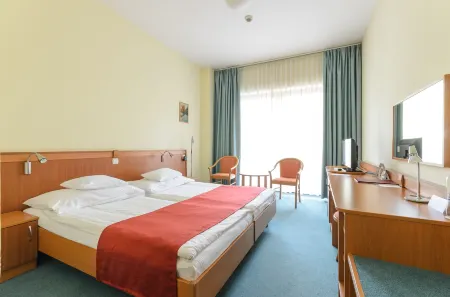 Hunguest Hotel Aqua Sol Отели в г. Хайдусобослоский яраш