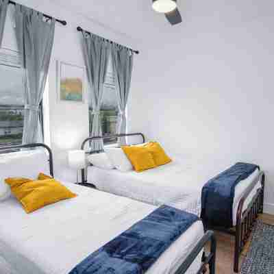 Amazing 3Br 2BA Only 5 Mins from Downtown Rooms