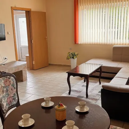 Villa Bellevue -Golden Sands Nature Park Отели рядом с достопримечательностью «Дворец Евксиноград»