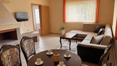 Villa Bellevue -Golden Sands Nature Park Отели рядом с достопримечательностью «Приморский парк»