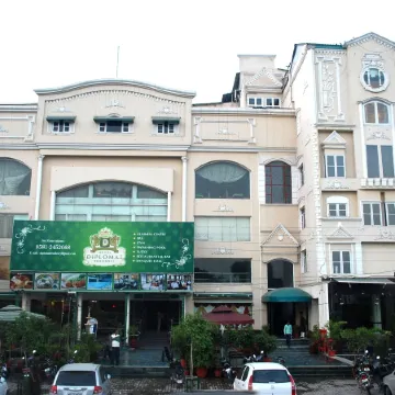 Hotel Diplomat Residency