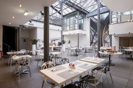 Novotel Toulouse Centre Wilson Отели рядом со станцией Железнодорожная станция Тулузе Матабиау