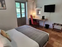 Le Mas des Laurels Hotels in Clansayes