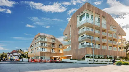 Bałtycki Apartamenty, Sun & Snow Отели рядом с достопримечательностью «Свиноуйсьценский маяк»