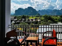 Domon Riverside Hotel