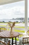 Bluebird Ocean Point Inn - 3-Star
