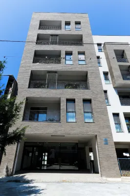 Maria - Modern Apartment with Parking and Workspace