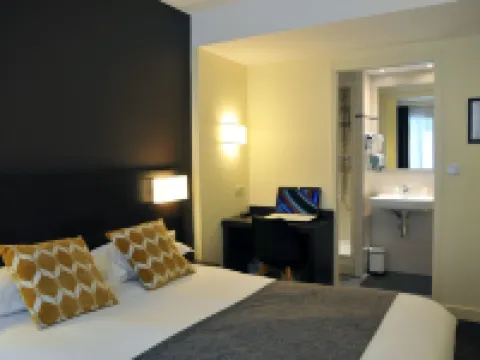 Hôtel des Quatrans Hotels near Church of Saint Julien