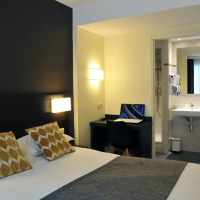 Hôtel des Quatrans Hotels near Zénith de Caen