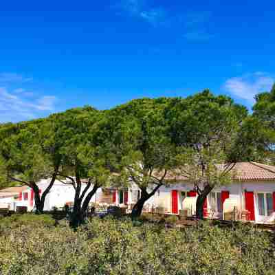 Les Volets Rouges - Hôtel Cassis - Situé dans le Parc National des Calanques Hotel Exterior