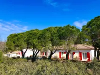 HôTEL les Volets Rouges - Cassis Отели рядом с достопримечательностью «Route des Crêtes»