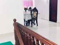Family Ties Guest Inn โรงแรมในบาดุลลา