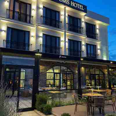 8 Rooms Hotel Hotel Exterior