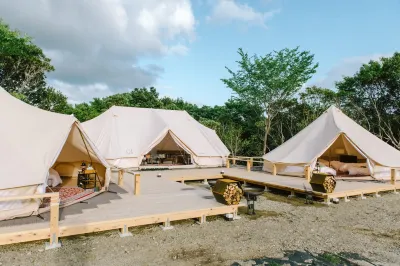 In the Outdoor Shirahama Shihara Kaigan Các khách sạn gần JR Tsubaki Station