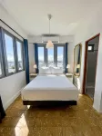Urbana Hotel - parkir