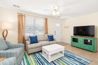 Bowline Bungalow Hotels near Atlantic Beacon Gallery