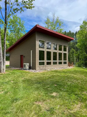 Cranberry Inn Hotel dekat SkiMECCA Cabin