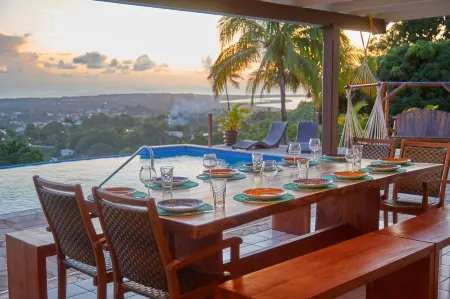 Eagle's Base Villa & Cottage Отели в г. Тобаго