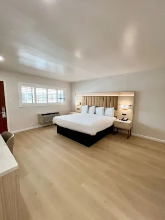 Nob Hill Motor Inn -Newly Updated Rooms!