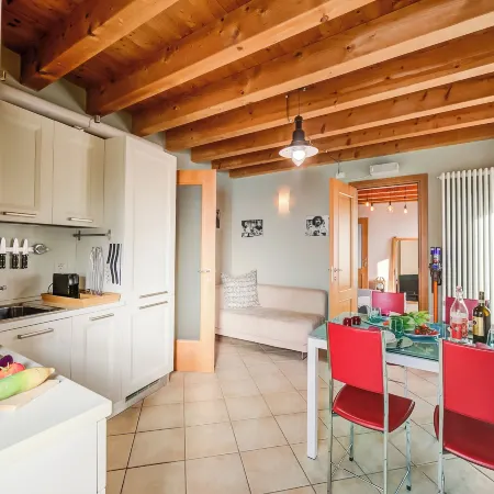 Faby House on Hilly Area and View Lake - Happy Rentals