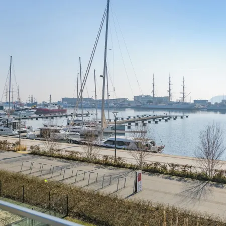 Nabrzeże Yacht Park, Sun & Snow