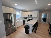 Central Home 3min to downtown + private parking + 10% off Ark, Aquarium, and Zoo