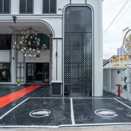 Ratri Hotel Phuket Old Town