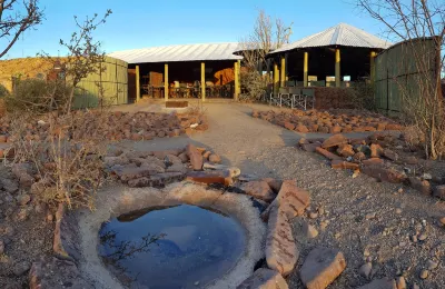 Etendeka Mountain Camp Hotel di 