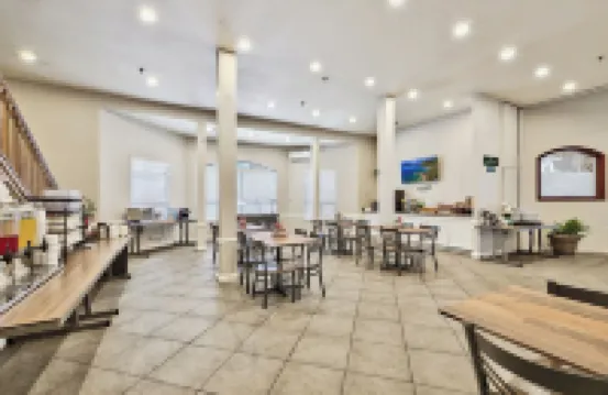 天堂村森林套房度假飯店