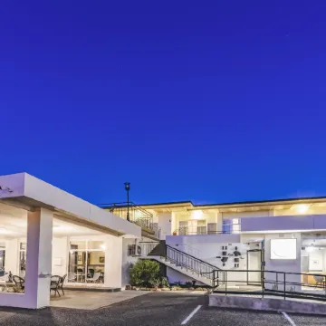 The Oriana Orange - Retro Hotel & Resort