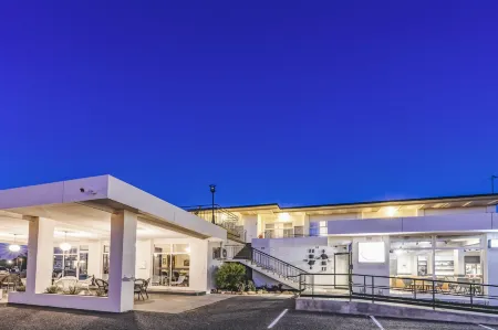 The Oriana Orange - Retro Hotel & Resort