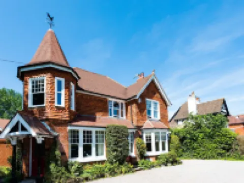 The Lawn Guest House Gatwick Hotels in Horley