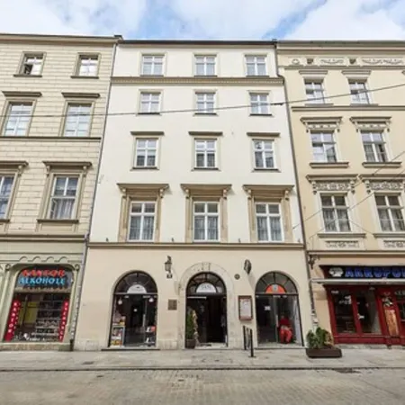Hotel Jan Отели рядом с достопримечательностью «Базилика Святой Троицы»