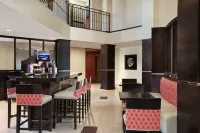Holiday Inn Express & Suites NAPLES DOWNTOWN - 5TH AVENUE by IHG - Quầy bar
