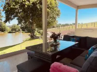 South View Lodges Hotel di Kenn