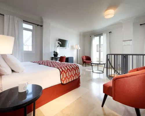 Eurostars Regina Hotels near Teatro Central