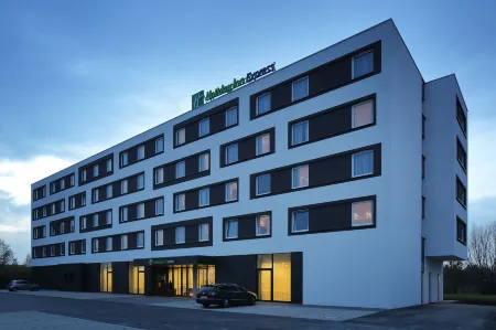 Holiday Inn Express Friedrichshafen Отели рядом с достопримечательностью «Бодензе»
