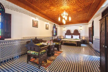 摩洛哥傳統庭院瑪雅套房及水療飯店