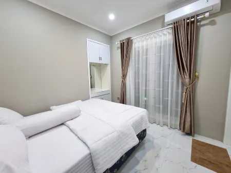 Villa Kota Bunga Anyelir Отели в г. Sukaresmi