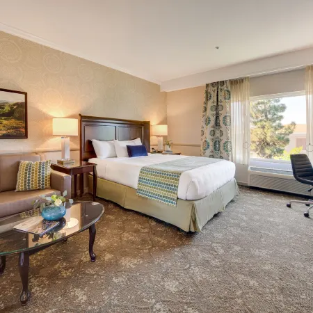 Ayres Hotel Corona – Riverside