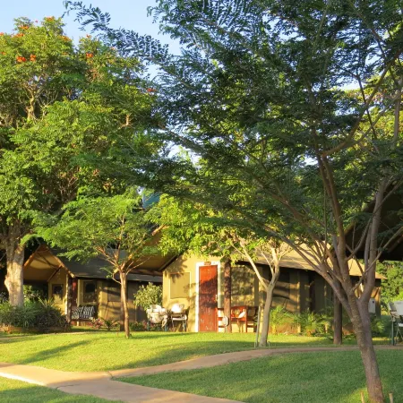 Crocodile Bridge Safari Lodge