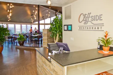 Inn on the Cliff Отели рядом с достопримечательностью «Ред Хилс Десерт Гарден»