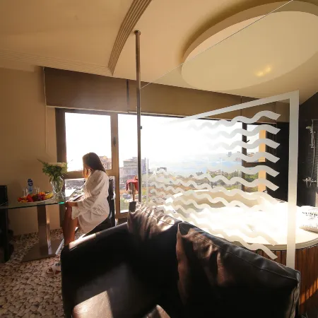 Sunrise Hotel