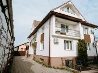 빌라 앙카 성 삼위일체 성당 주변 호텔