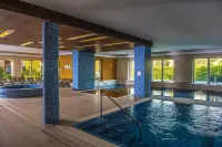 Royal Club Hotel - Pools