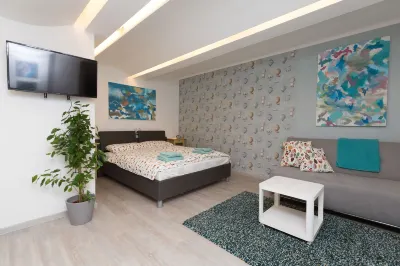 Big Yard Hotels near Union Experience
