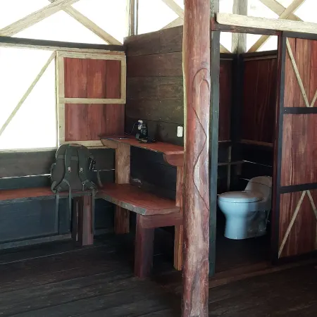 Cabaña Flotante Kurupira Отели в г. Летисия