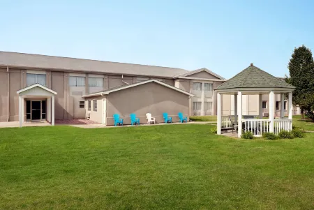 Super 8 by Wyndham des Moines
