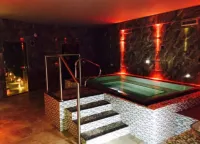 Holly Lodge Guest House with Free Off Site Health Club - spa