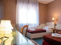 Hotel Alla Giustizia Hoteles cerca de Instituto Universitario Salesiano Venezia - IUSVE